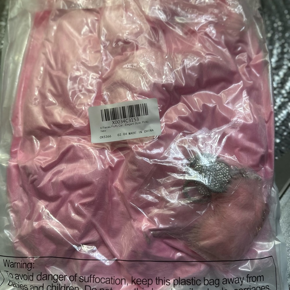 Pink Fluffy Car Accessory Set - Picture 2 of 4